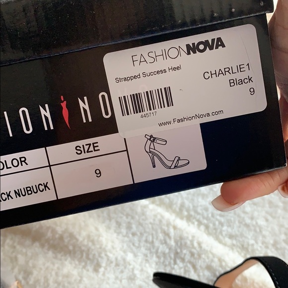 Fashion nova High heels - Picture 3 of 4